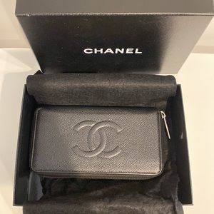 CHANEL Black Caviar Leather Wallet With Zipper